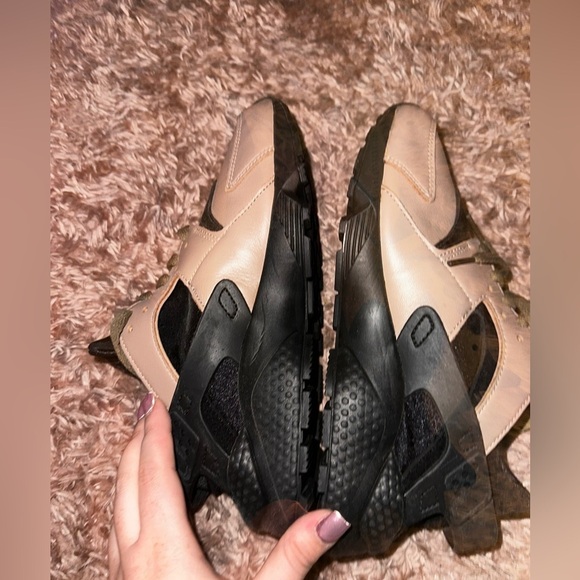 NWOT Nike Air Huarache LE Black and Tan Men's Shoes 7 - Picture 9 of 10